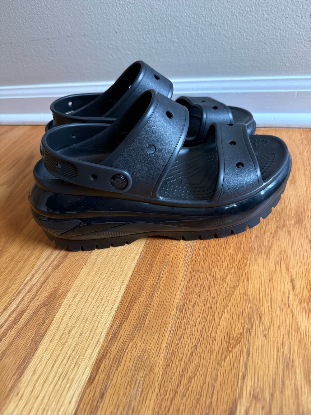 Crocs Classic Mega Crush Sandal Clog Unisex Thick Soled Sandals Black M9 W11